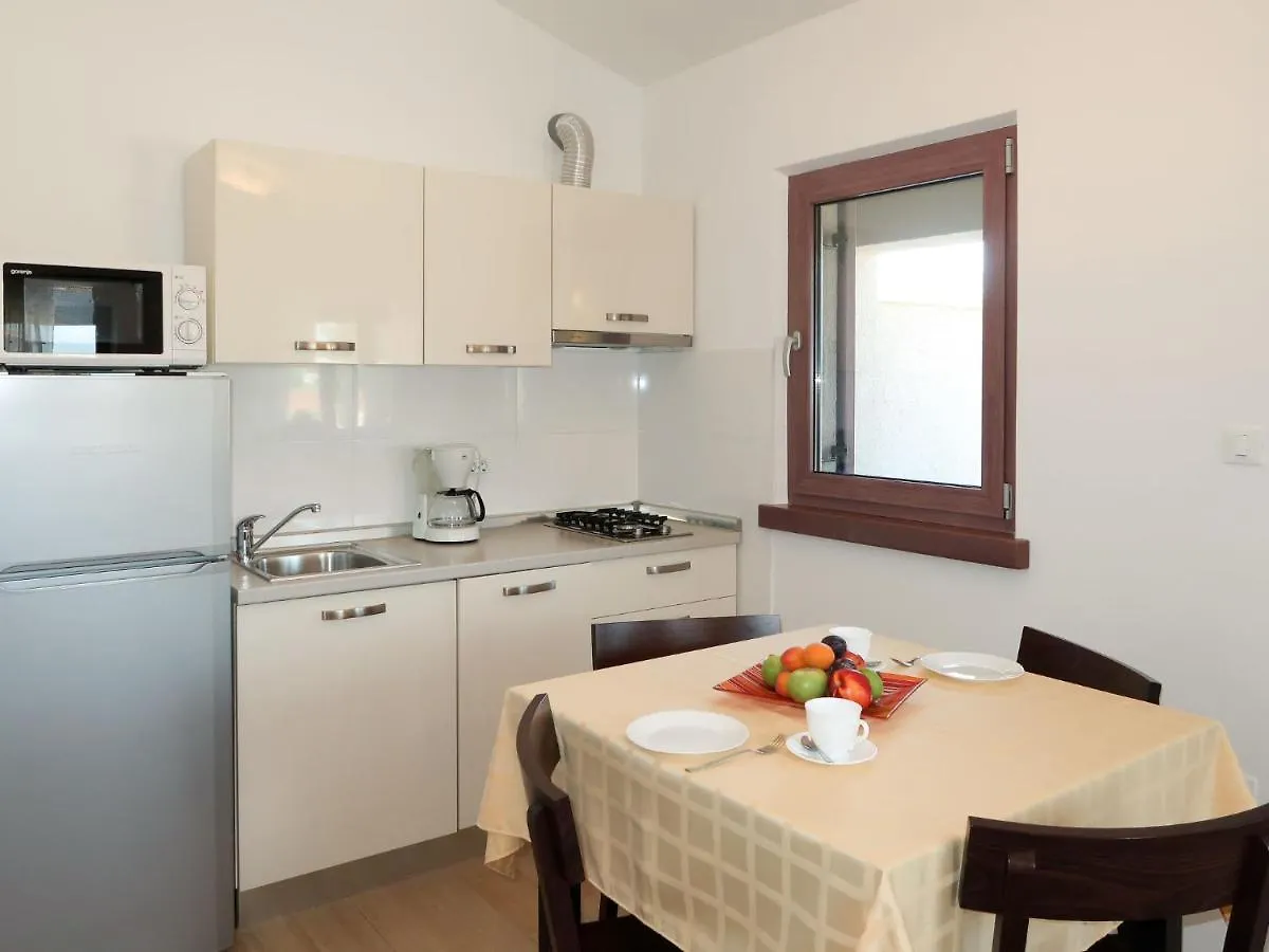 Apartment Miro - Lbn500 Barban Croatia